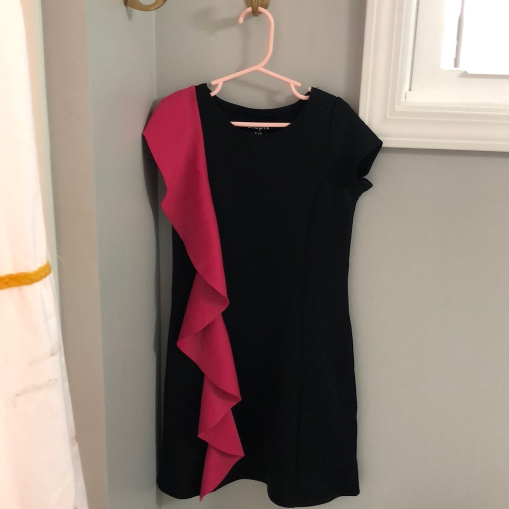 Girls ruffle dress. Kidpik, size 7/8.